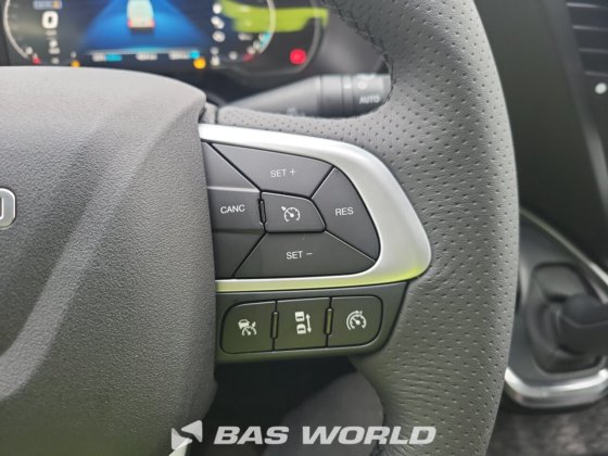 イヴェコ・デイリー 35C18 クローズド・ボックス・バン