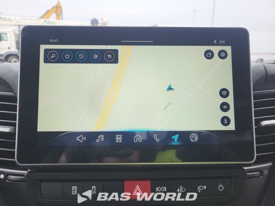 イヴェコ・デイリー 35C18 クローズド・ボックス・バン