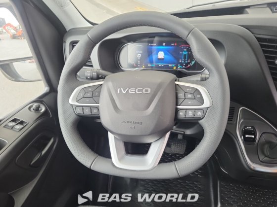 イヴェコ・デイリー 35C18 クローズド・ボックス・バン