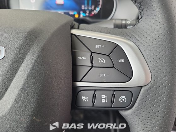 イヴェコ・デイリー 35C18 クローズド・ボックス・バン