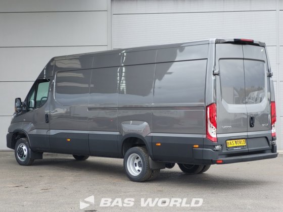 依维柯 Daily 35C18 封闭箱式货车