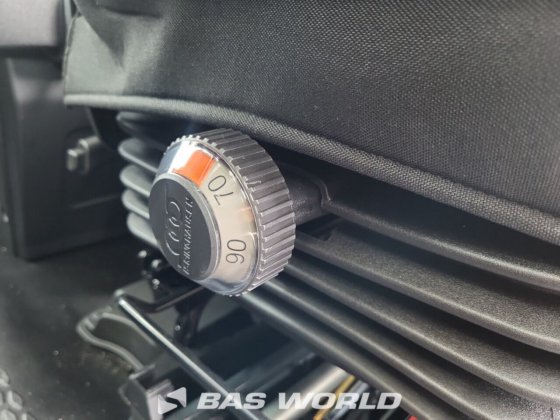 依维柯 Daily 35C18 封闭箱式货车