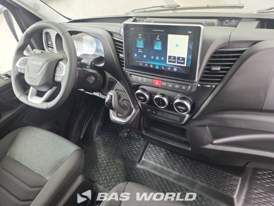 イヴェコ・デイリー 35C18 クローズド・ボックス・バン