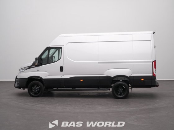 イヴェコ・デイリー 35C18 クローズド・ボックス・バン