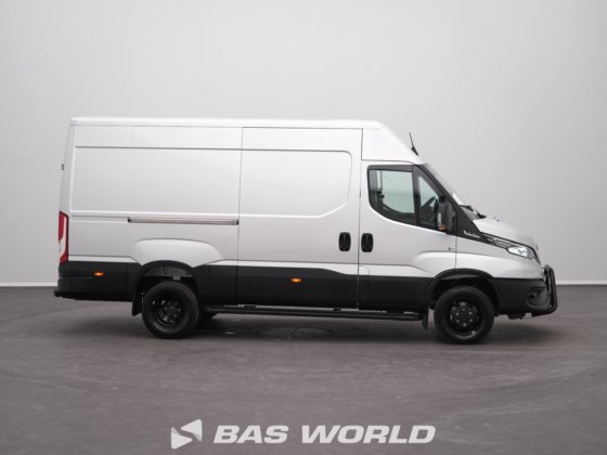 依维柯 Daily 35C18 封闭箱式货车