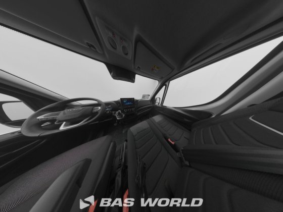 イヴェコ・デイリー 35C18 クローズド・ボックス・バン