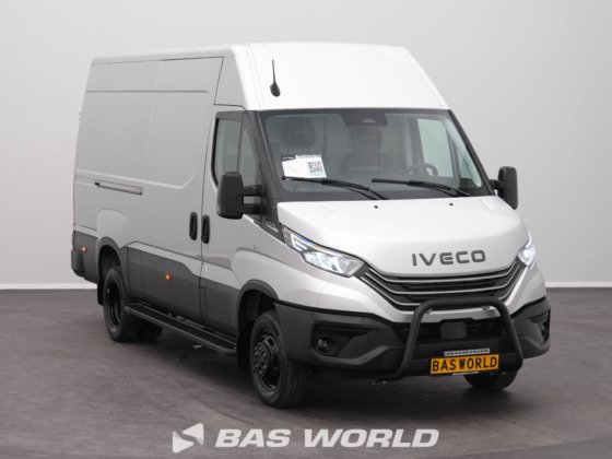 イヴェコ・デイリー 35C18 クローズド・ボックス・バン