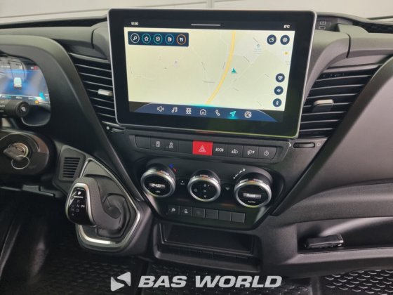 イヴェコ・デイリー 35C18 クローズド・ボックス・バン