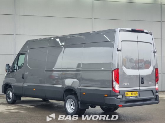 イヴェコ・デイリー 35C18 クローズド・ボックス・バン