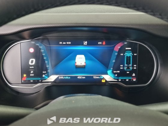 イヴェコ・デイリー 35C18 クローズド・ボックス・バン