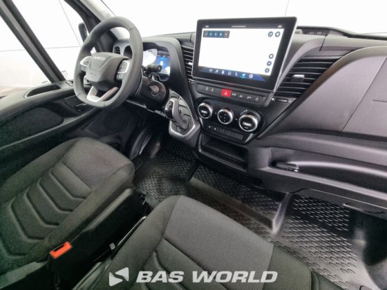 イヴェコ・デイリー 35C18 クローズド・ボックス・バン