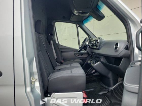 メルセデス スプリンター 319 CDI クローズド・ボックス・バン