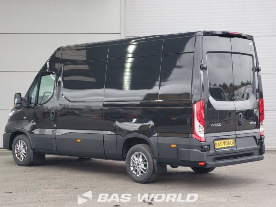イヴェコ・デイリー 35S21 クローズド・ボックス・バン