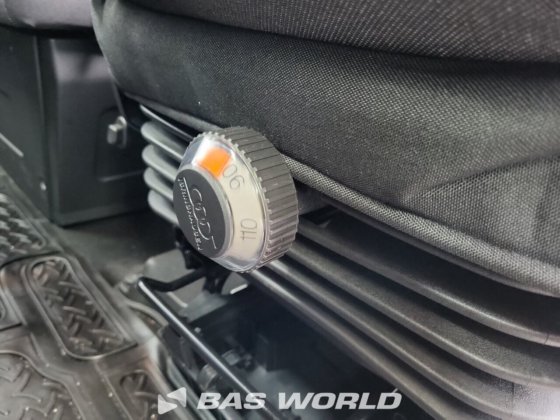 依维柯 Daily 35S21 封闭箱式货车