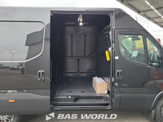 イヴェコ・デイリー 35S21 クローズド・ボックス・バン