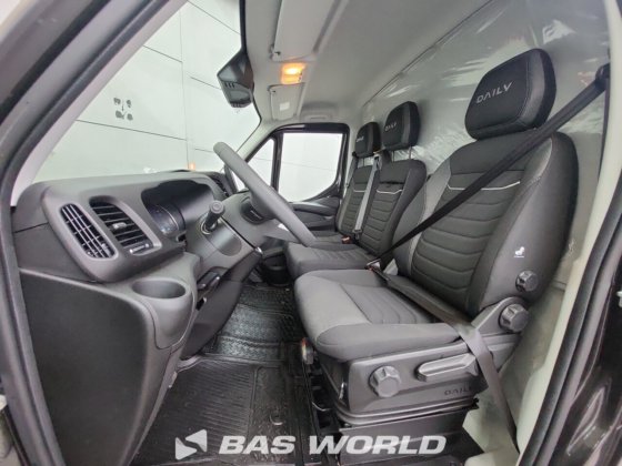 イヴェコ・デイリー 35S21 クローズド・ボックス・バン