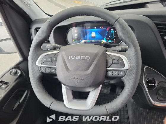 イヴェコ・デイリー 35S21 クローズド・ボックス・バン