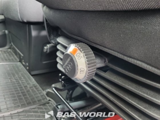 イヴェコ・デイリー 35S21 クローズド・ボックス・バン