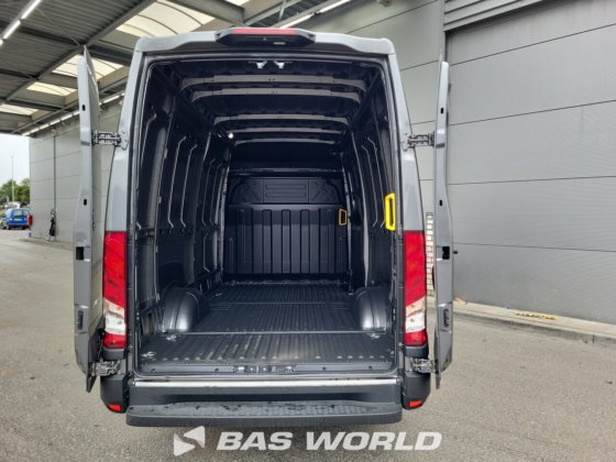 イヴェコ・デイリー 35S21 クローズド・ボックス・バン