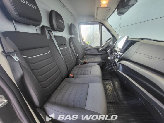 イヴェコ・デイリー 35S21 クローズド・ボックス・バン