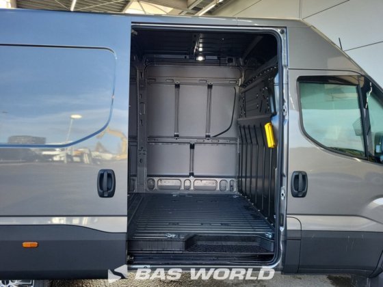 イヴェコ・デイリー 35S21 クローズド・ボックス・バン