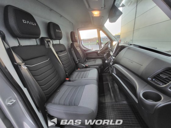 イヴェコ・デイリー 35S21 クローズド・ボックス・バン