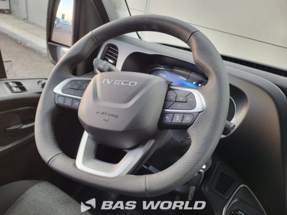 イヴェコ・デイリー 35S21 クローズド・ボックス・バン