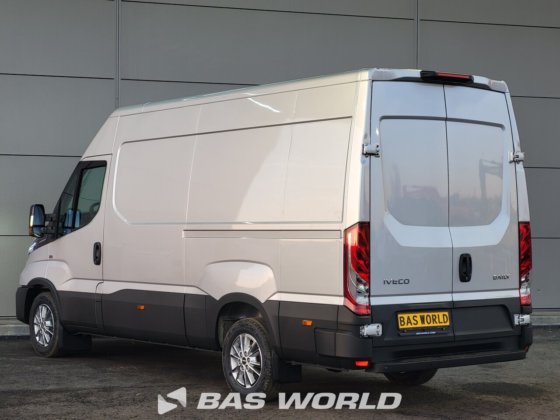イヴェコ・デイリー 35S21 クローズド・ボックス・バン