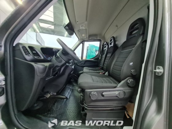 イヴェコ・デイリー 35C18 ボックスボディ