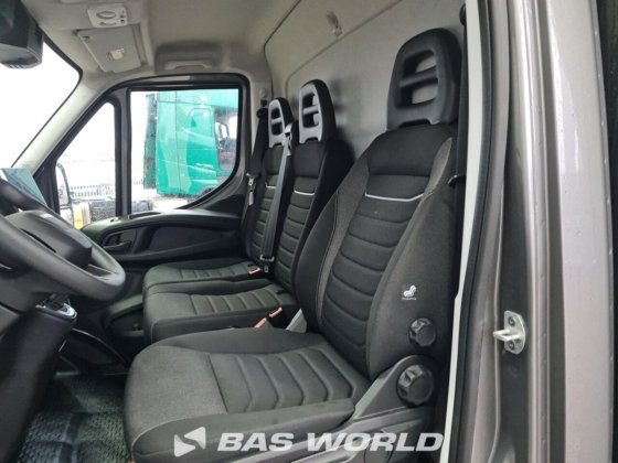 イヴェコ・デイリー 35C18 ボックスボディ