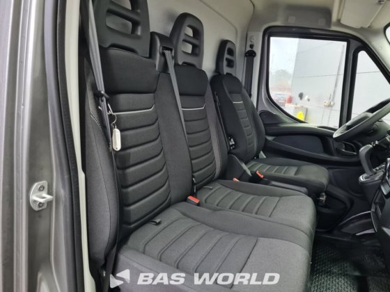 イヴェコ・デイリー 35C18 ボックスボディ