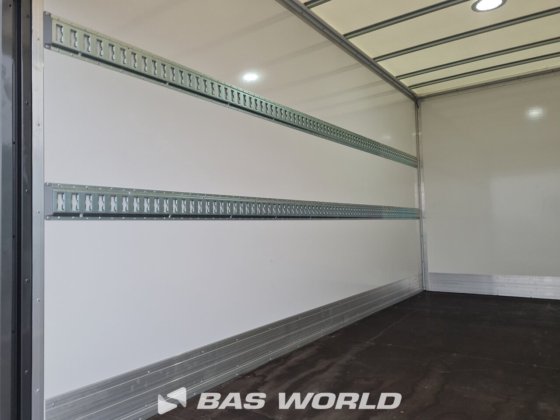 イヴェコ・デイリー 35C18 ボックスボディ