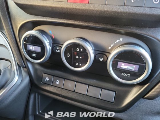 イヴェコ・デイリー 35S21 クローズド・ボックス・バン