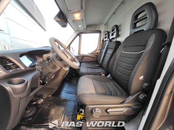 イヴェコ・デイリー 35S21 クローズド・ボックス・バン