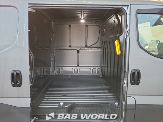 イヴェコ・デイリー 35S21 クローズド・ボックス・バン