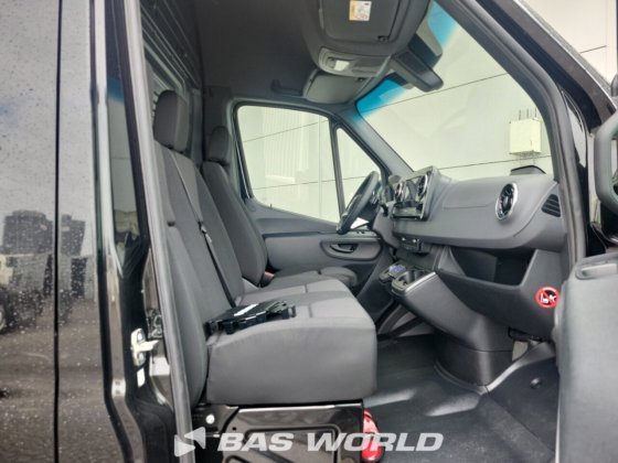 メルセデス スプリンター 319 CDI クローズド・ボックス・バン