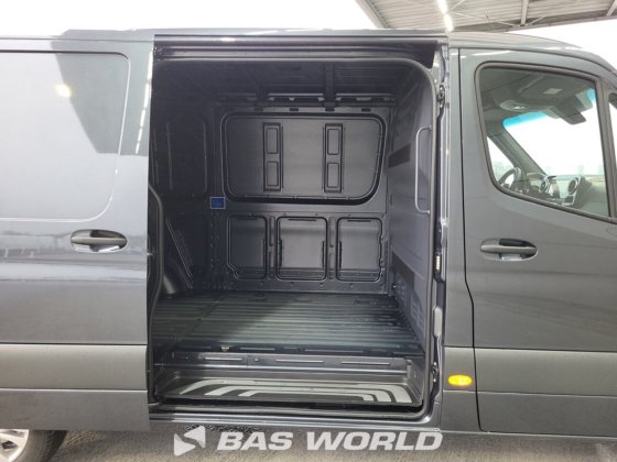 メルセデス スプリンター 319 CDI クローズド・ボックス・バン