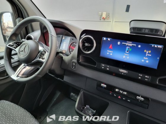 メルセデス スプリンター 319 CDI クローズド・ボックス・バン