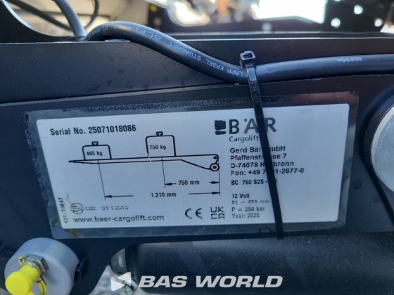 イヴェコ・デイリー 35S18 カーテンサイド