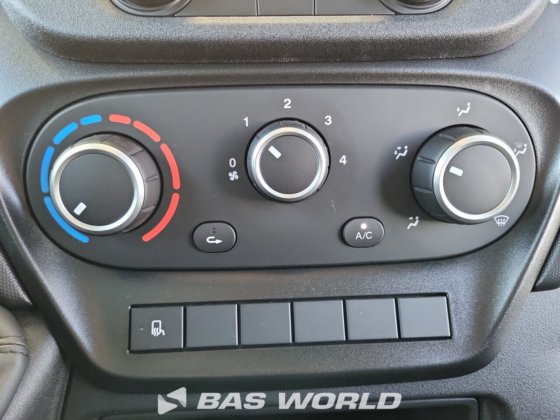 イヴェコ・デイリー 35S18 カーテンサイド