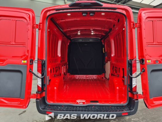 福特全顺 165pk 封闭箱式货车