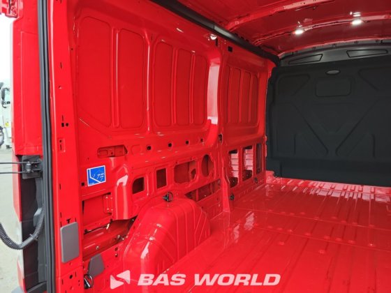 福特全顺 165pk 封闭箱式货车