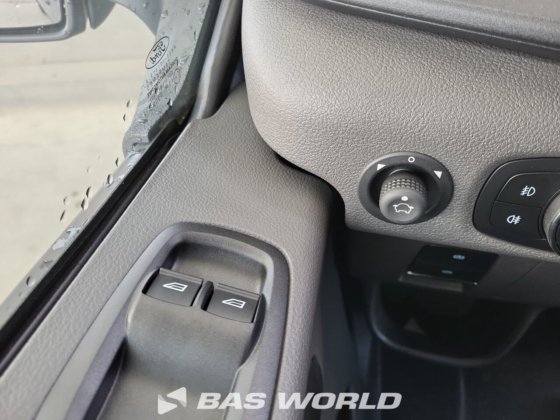 福特全顺 165pk 封闭箱式货车