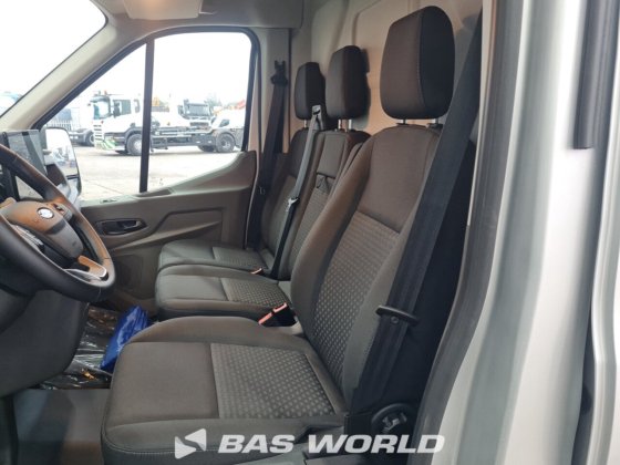 福特全顺 165pk 封闭箱式货车