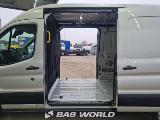 福特全顺 165pk 封闭箱式货车