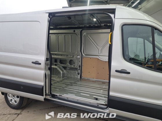 福特全顺 165pk 封闭箱式货车