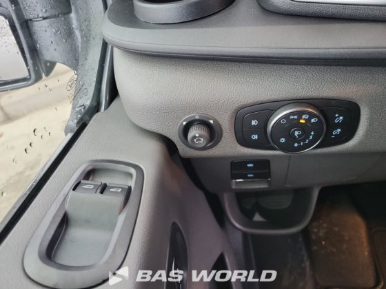 福特全顺 165pk 封闭箱式货车