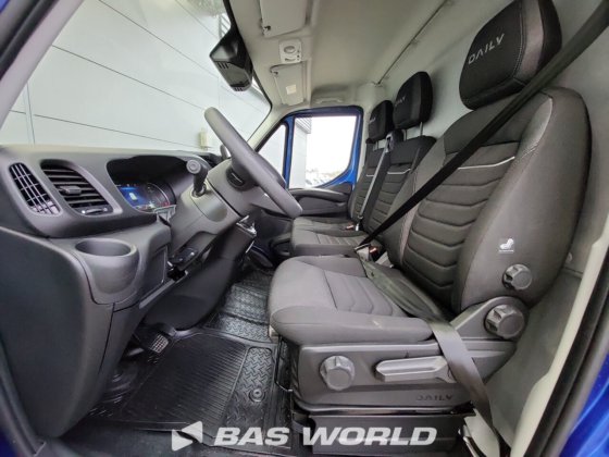 イヴェコ・デイリー 35C21 クローズド・ボックス・バン