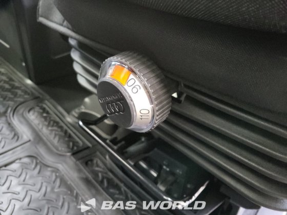 イヴェコ・デイリー 35C21 クローズド・ボックス・バン