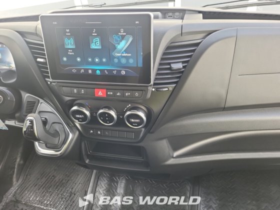 イヴェコ・デイリー 35C21 クローズド・ボックス・バン